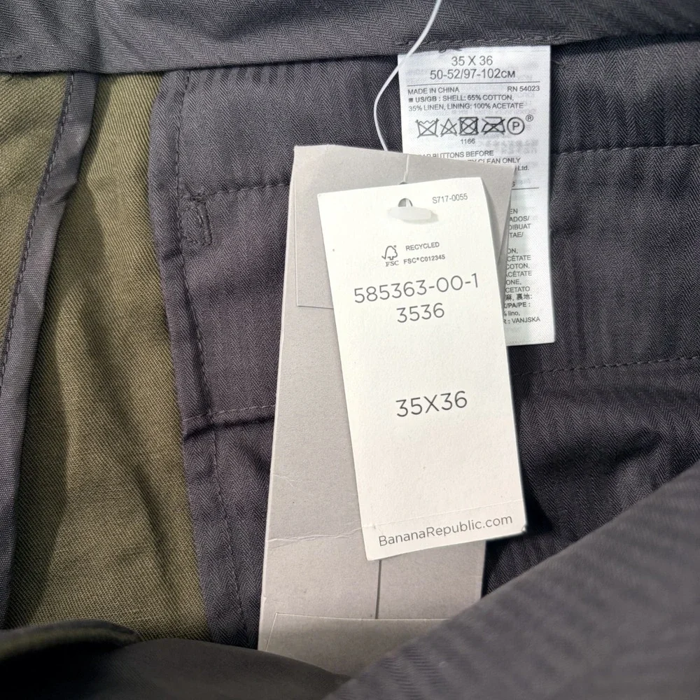 Banana Republic Standard Fit Chino Pants in Green Men 35x36 (Fits 36x35) NWT